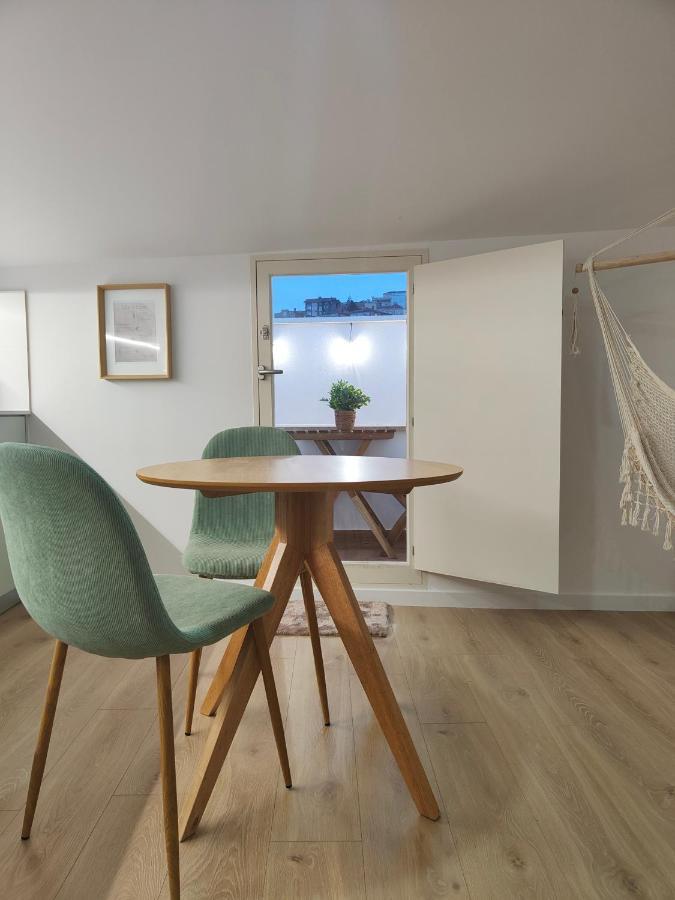 Wood Essence Apartment - Cozy Balcony 科英布拉 外观 照片