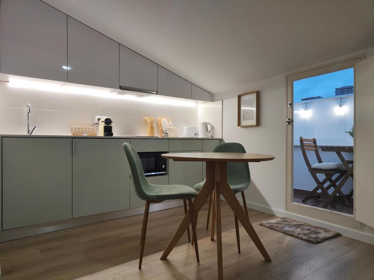 Wood Essence Apartment - Cozy Balcony 科英布拉 外观 照片