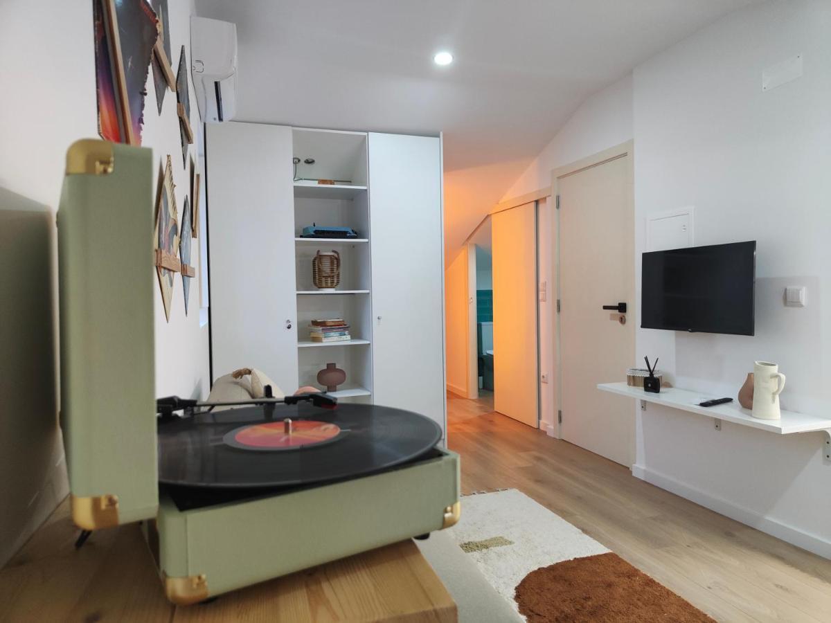 Wood Essence Apartment - Cozy Balcony 科英布拉 外观 照片